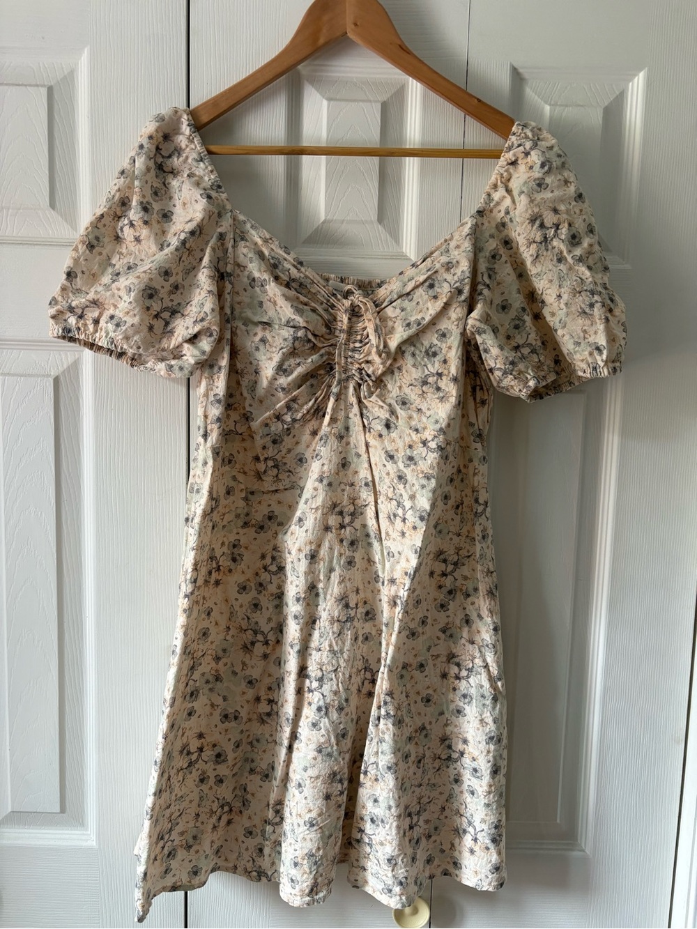 H&M Cream Floral Puff-Sleeve Mini Dress